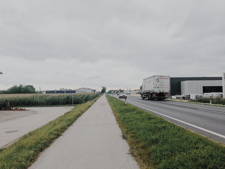 Etappe Bundesstraße Wanderei